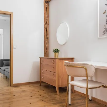 Old Town Loft - 7 Bedroom - By Upstairs * Krakkó