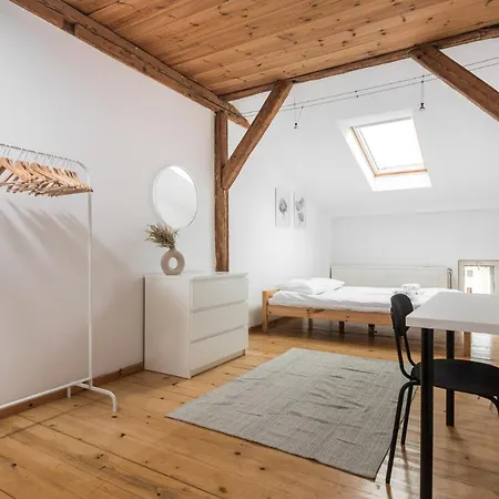 Old Town Loft - 7 Bedroom - By Upstairs * Krakkó