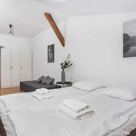 公寓 Old Town Loft - 7 Bedroom - By Upstairs
