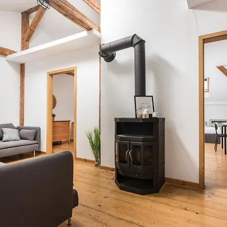 Old Town Loft - 7 Bedroom - By Upstairs Apartamento *