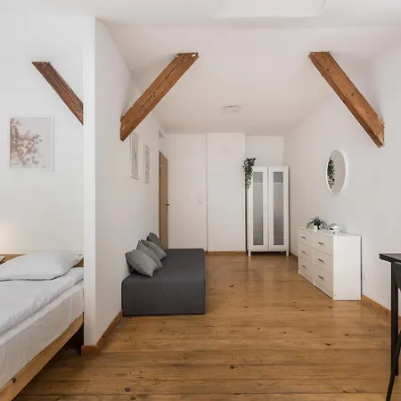 Old Town Loft - 7 Bedroom - By Upstairs * 克拉科夫