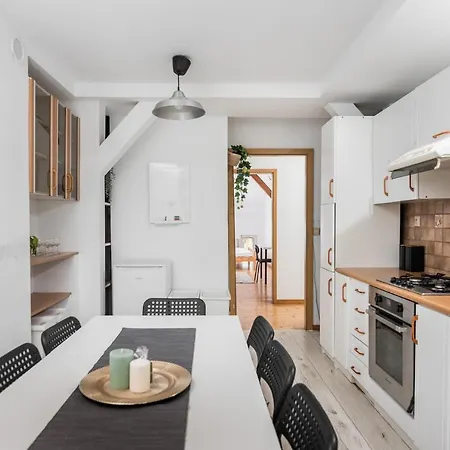 公寓 Old Town Loft - 7 Bedroom - By Upstairs *